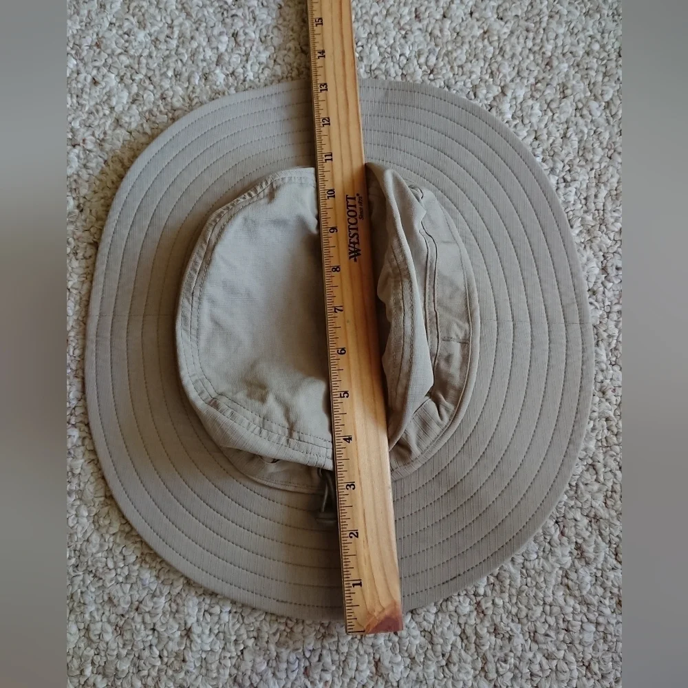 Outdoor Research Oasis Sun Hat in a light khakis tan color size M